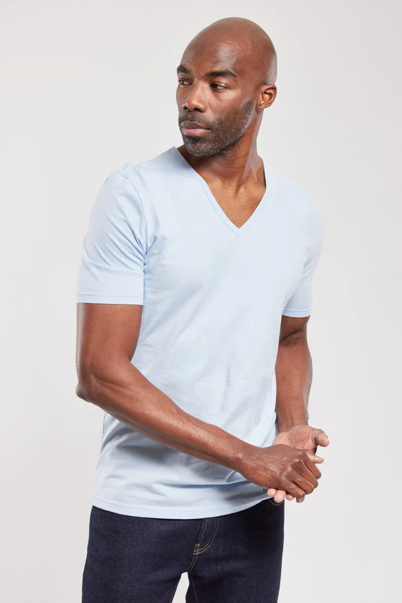 High-Quality T-shirt col V - coton léger biologique Fashionable