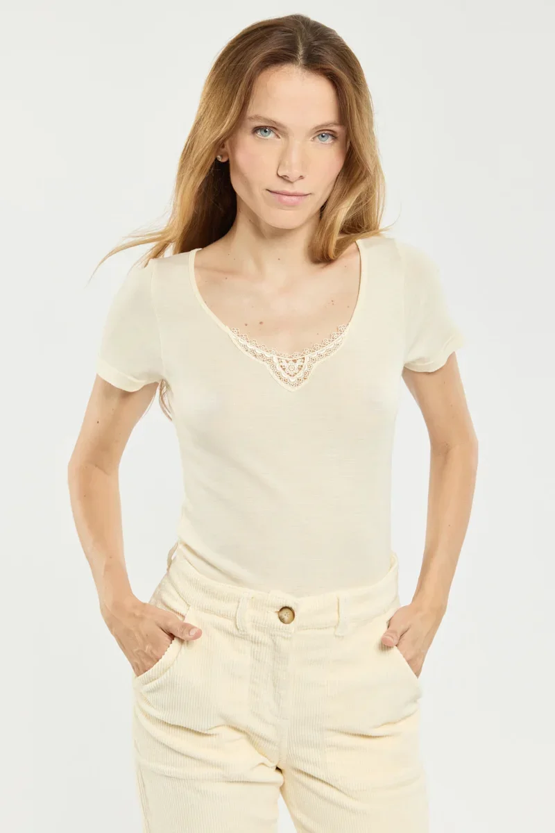 Traditional Lace collar T-shirt - wool and silk Trendy