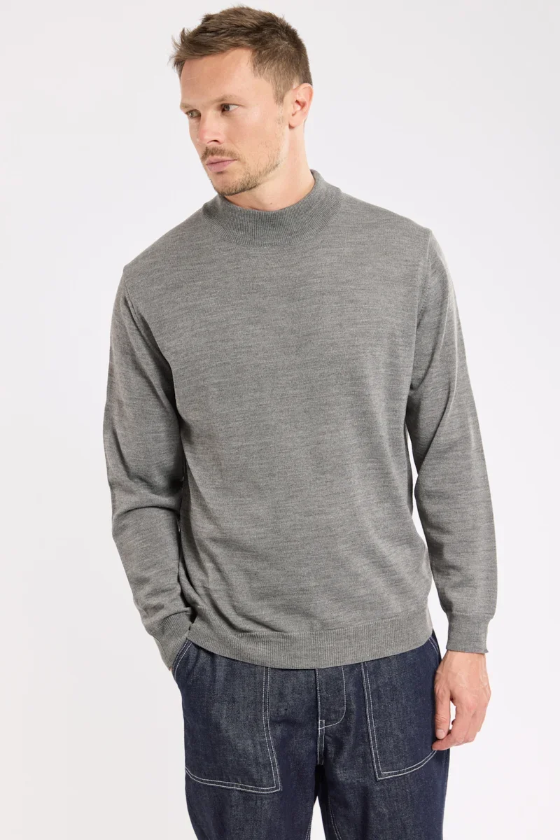 Fashionable Turtle-neck jumper – merino wool and acrylic Trusted