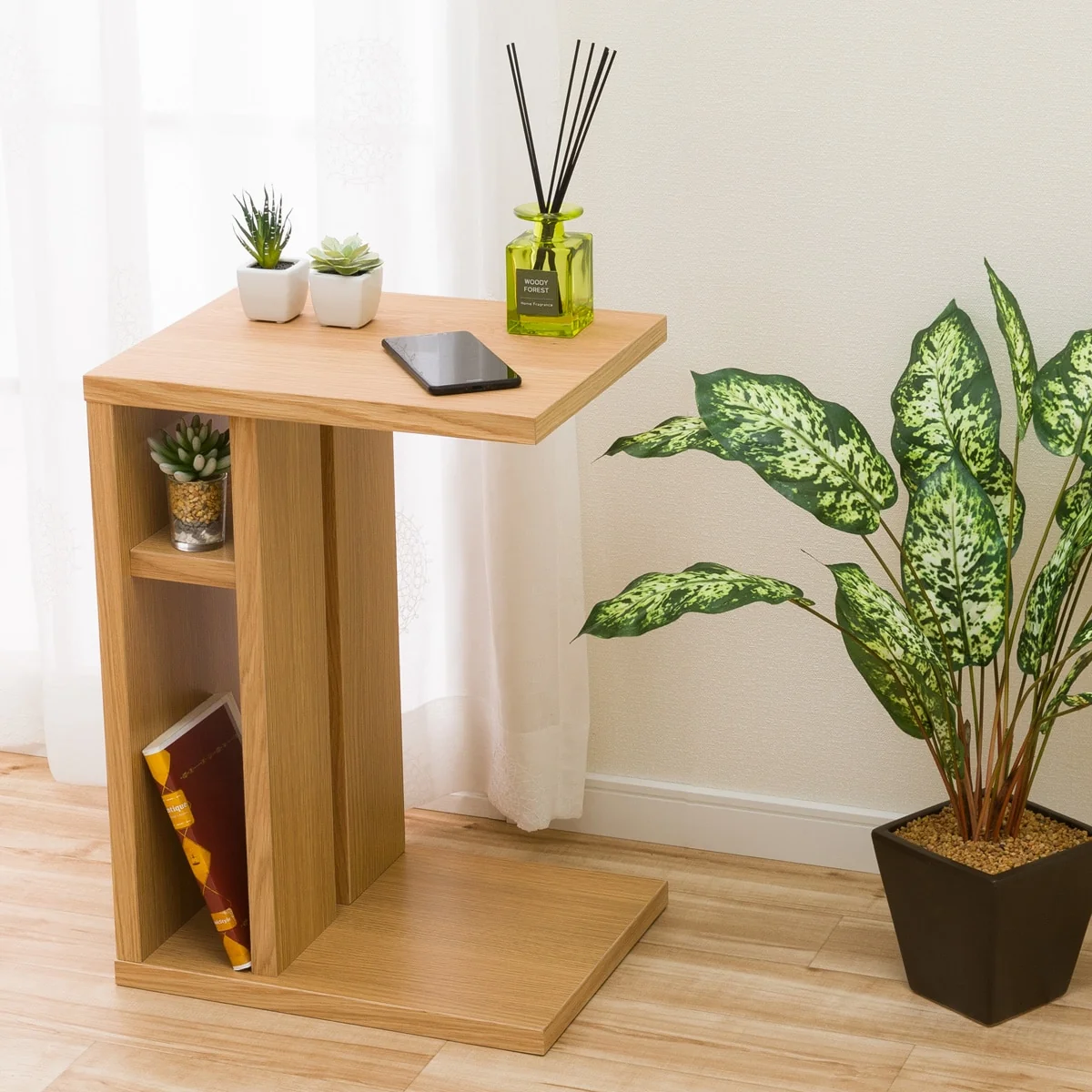 Casual SIDE TABLE CONNECT4032-2 LBR Green