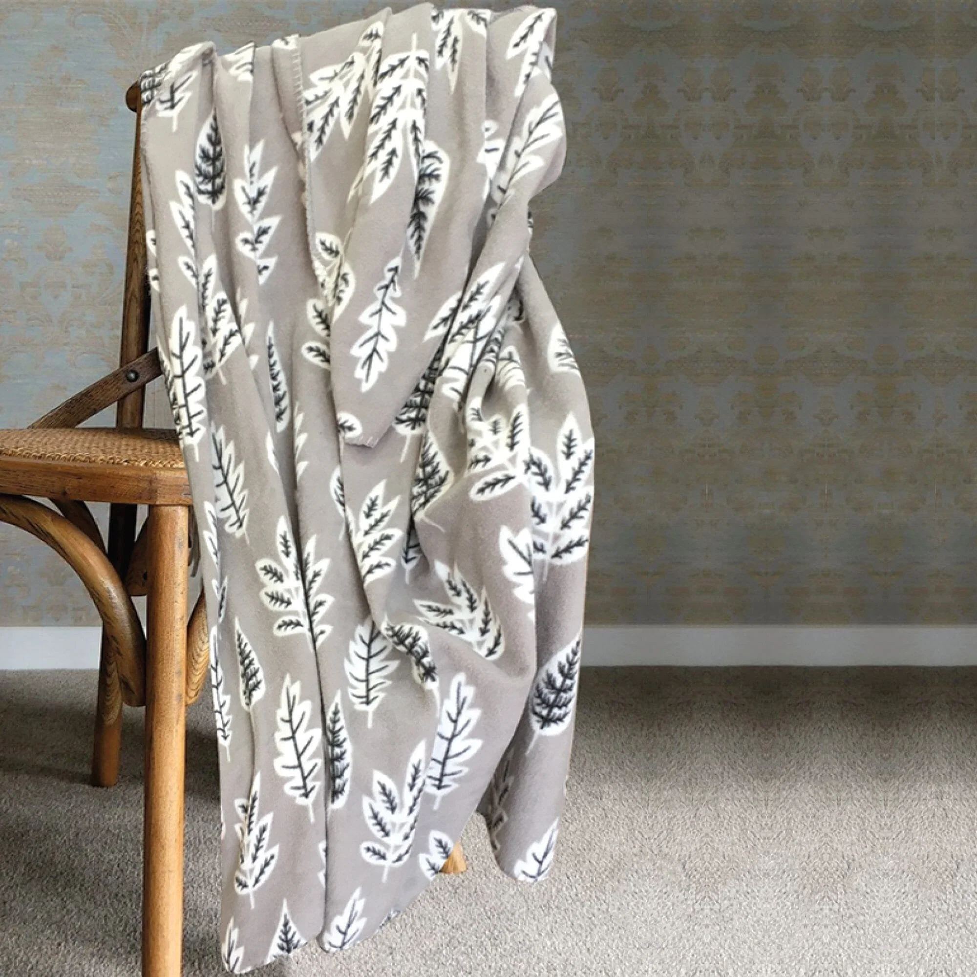 Classic Lauren Taylor - Country Cabin - Assorted Print Throws Advanced