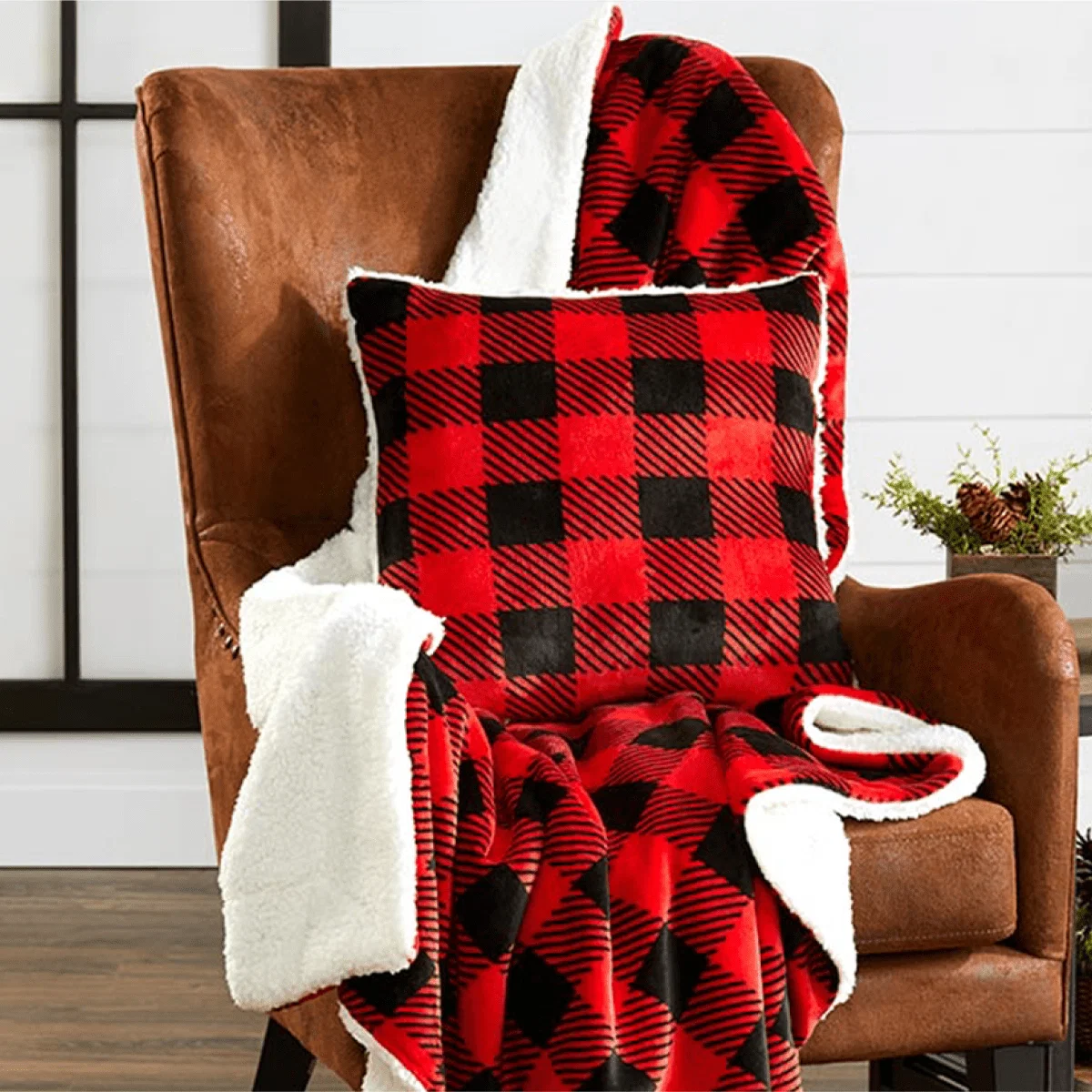 Lightweight Buffalo Plaid Decorative Cushion – Soft Polyester 18 x 18 Powerful