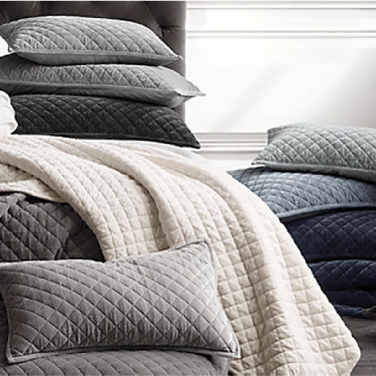 Contemporary Quentin Diamond Quilt Set World-Class