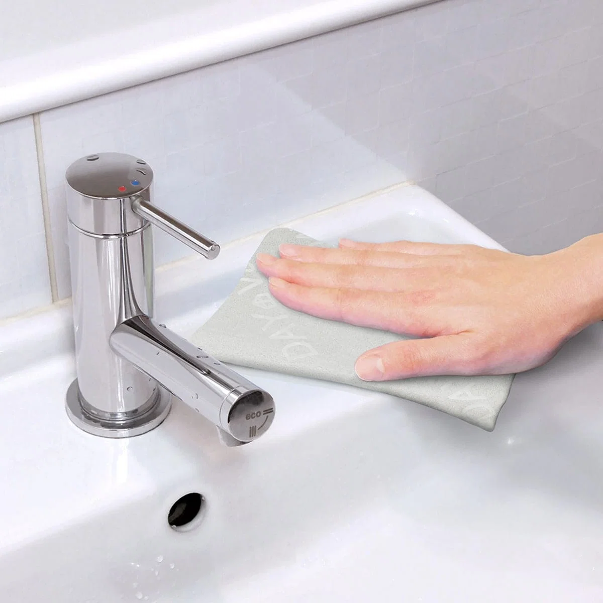 Consistent SUPER ABSORBENT CLOTH ANTIBACTERIAL 105ML Lightweight