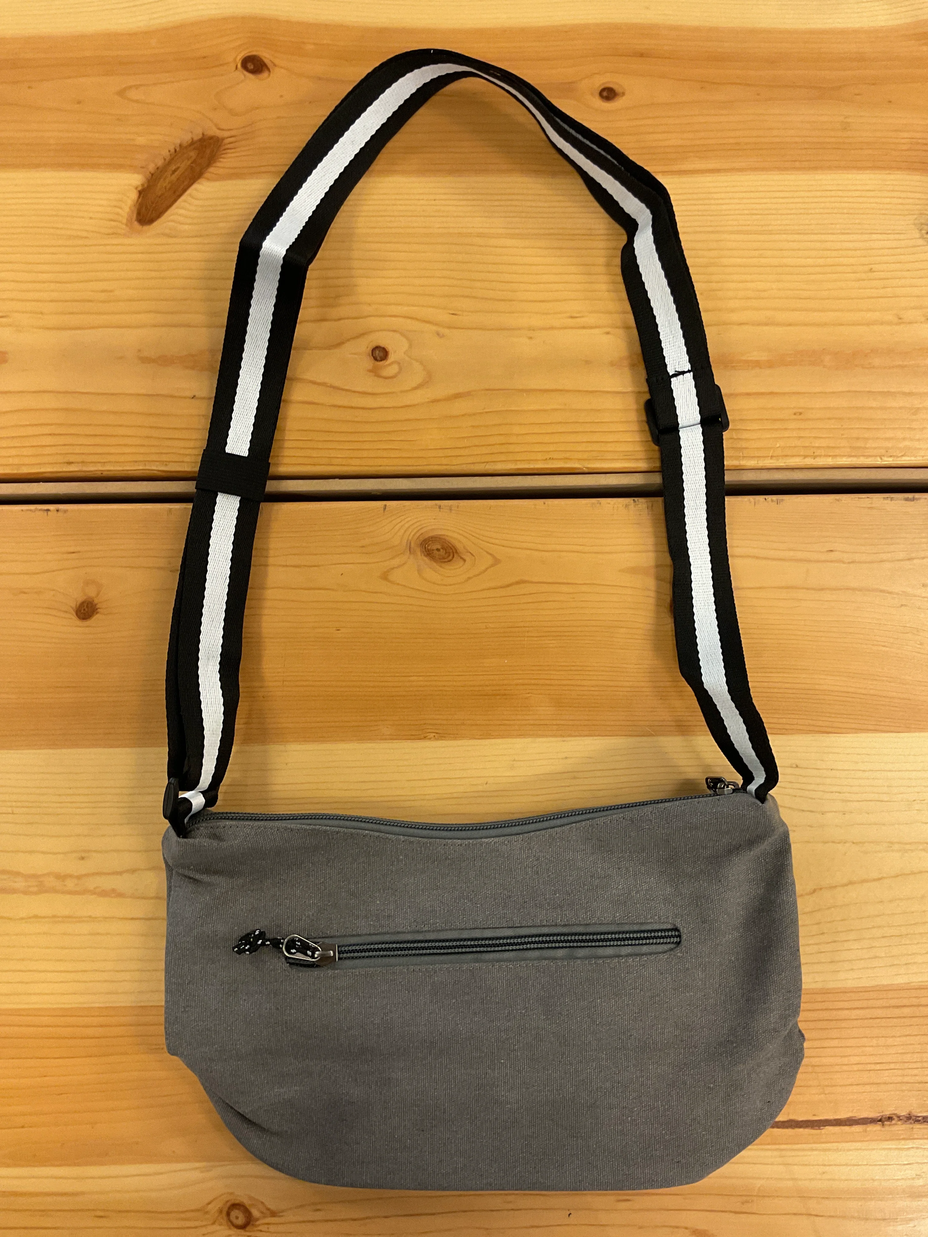 Practical COASTAL SMALL CROSSBODY OYSTER World-Class