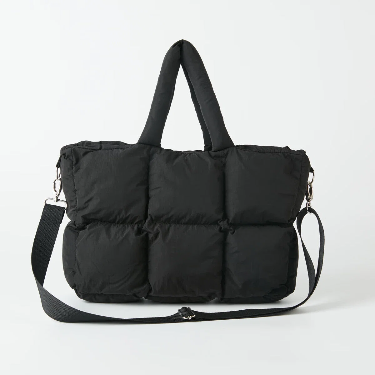 Proven SINGLE SHOULDER BAG SQUARE QUILTED BK Powerful