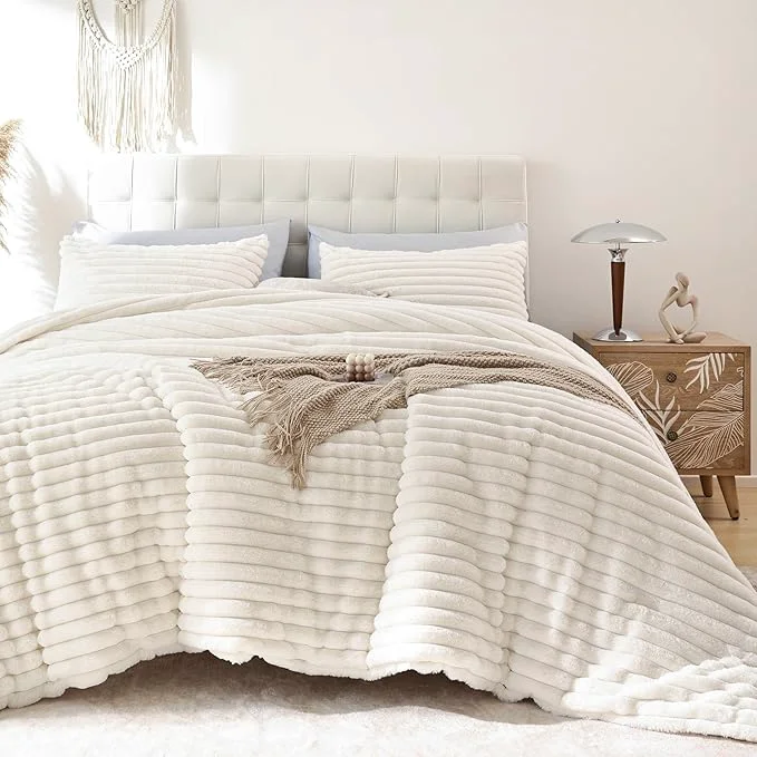 Easy-to-Use Smoofy Fluffy Queen Comforter Set 3 Pieces - Cream White Fleece Fluffy Comforter Set Luxury Fuzzy Queen Bedding Set Soft Warm Bed Set All Season Heavy Faux Fur Comforter with 2 Pillow Cases Lightweight