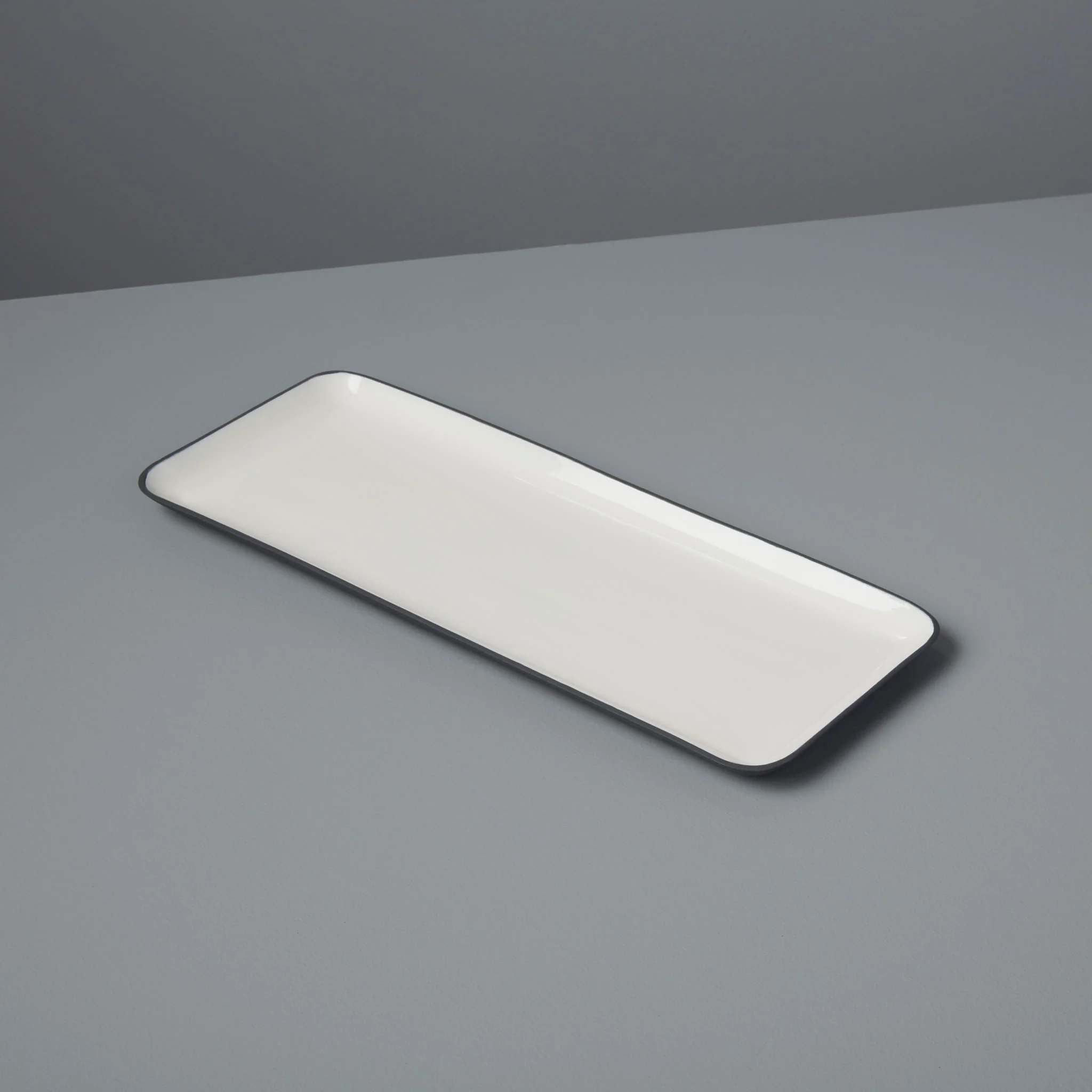 High-Quality Easton Small Rectangular Platter Graphite Exceptional