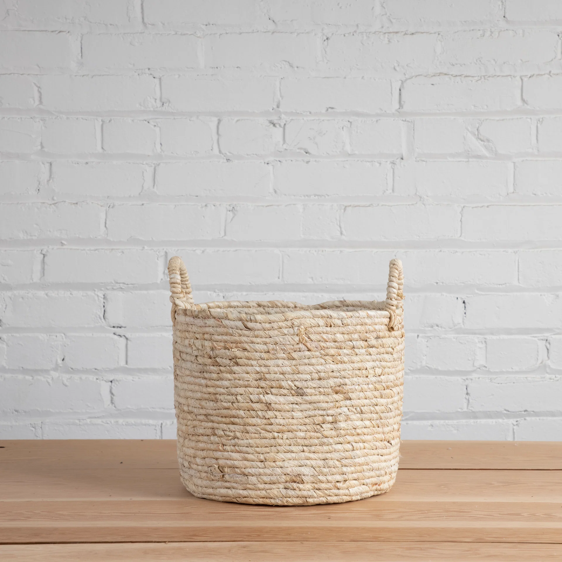 Convenient Maiz Basket with Handles Medium Relaxed