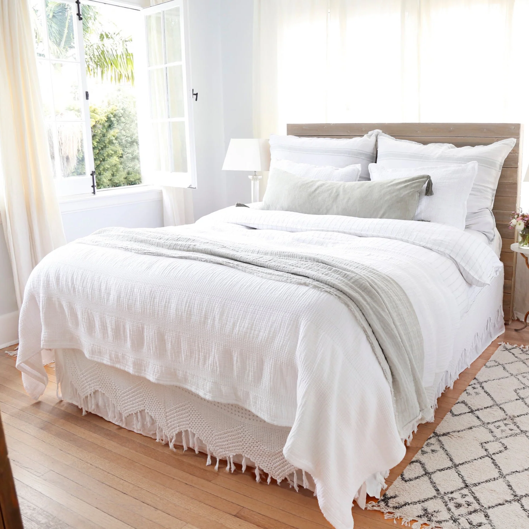 Modern Nantucket Queen Matelasse Coverlet White Natural