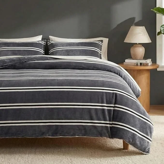 High-End Bedbay Grey Striped Bedding Comforter Set King Size Luxury Velvet Fleece Comforter Set 3 Pcs Fluffy Plush Flannel Bedding Set Cozy Reversible Fleece Soft Warm Shaggy Faux Fur Bed Set All Season First-Class
