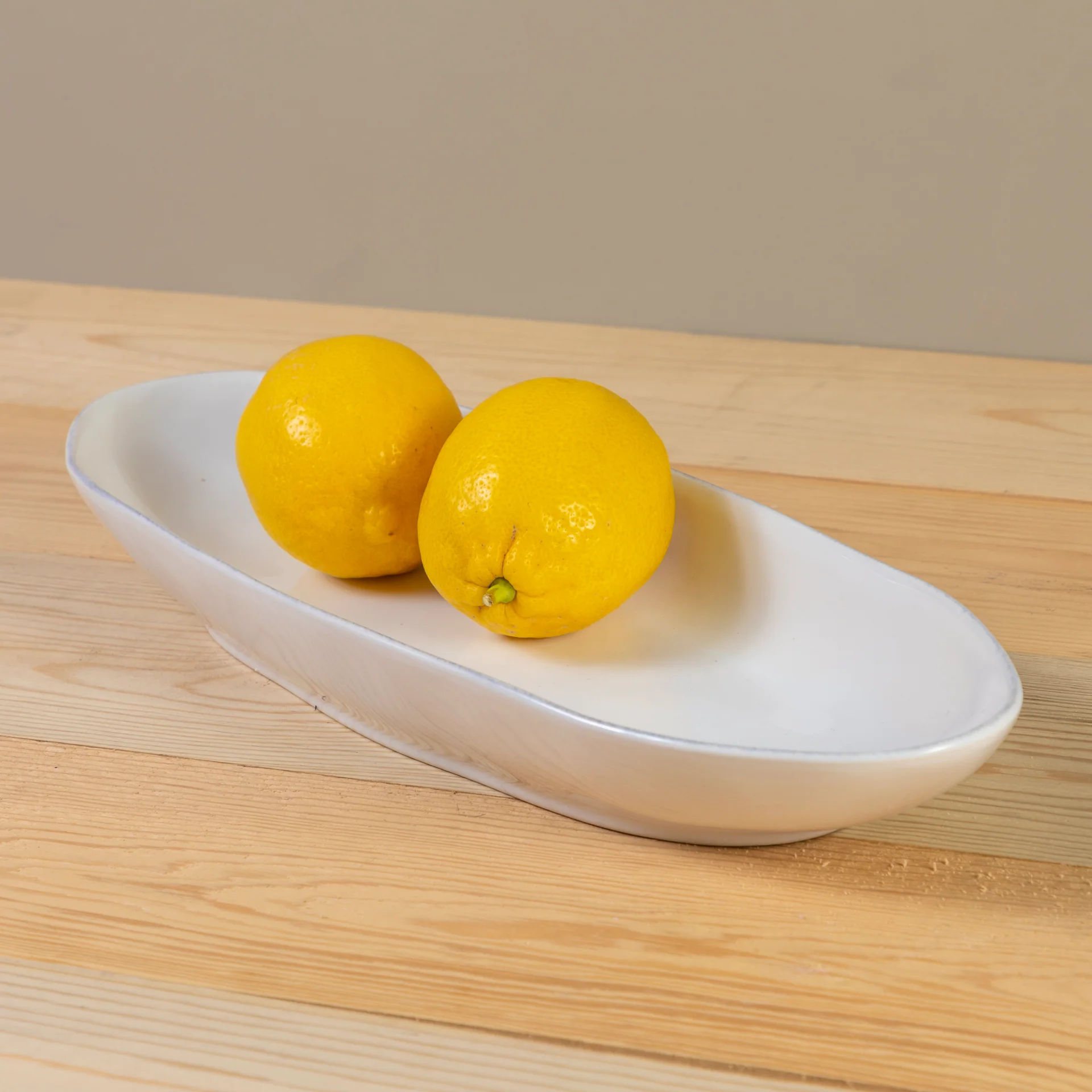 Original Livia 16 quot Oval Platter White Reusable