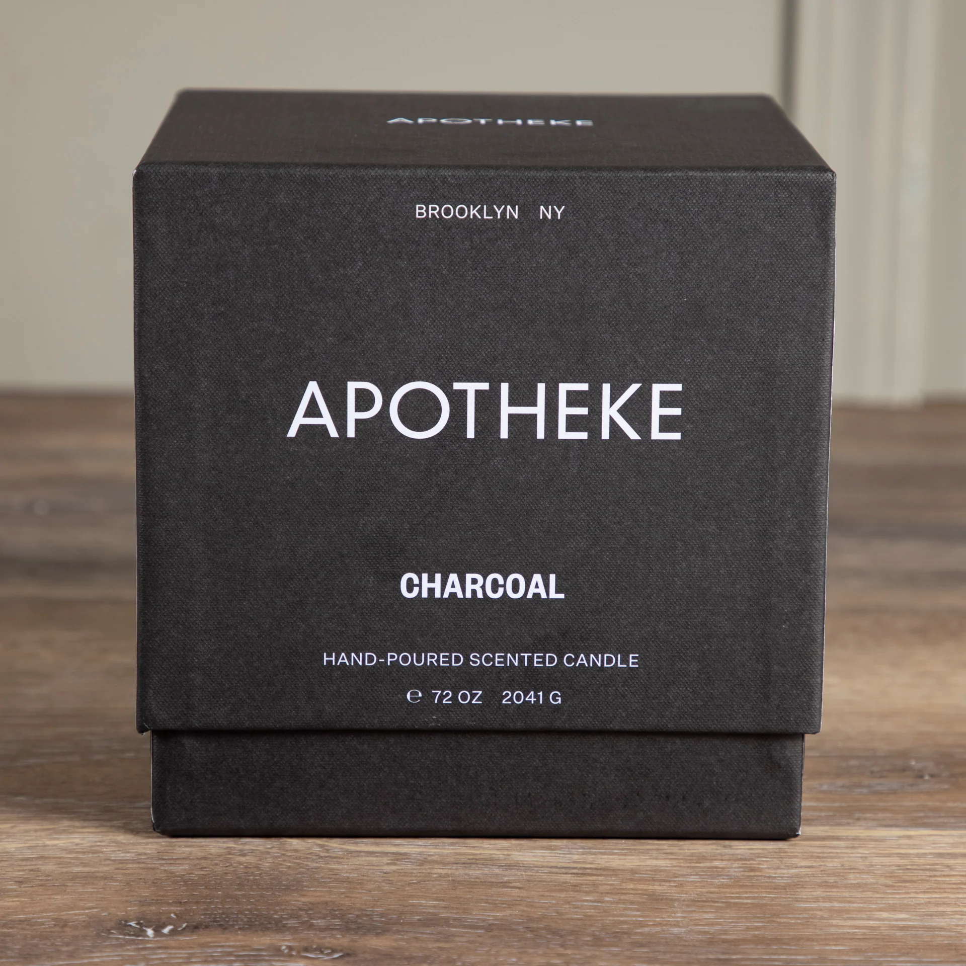 Elegant Apotheke Concrete 4-Wick Candle Charcoal Healthy