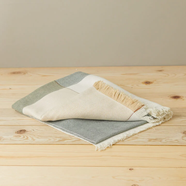 Original Miraflor Throw Alpine Comfortable