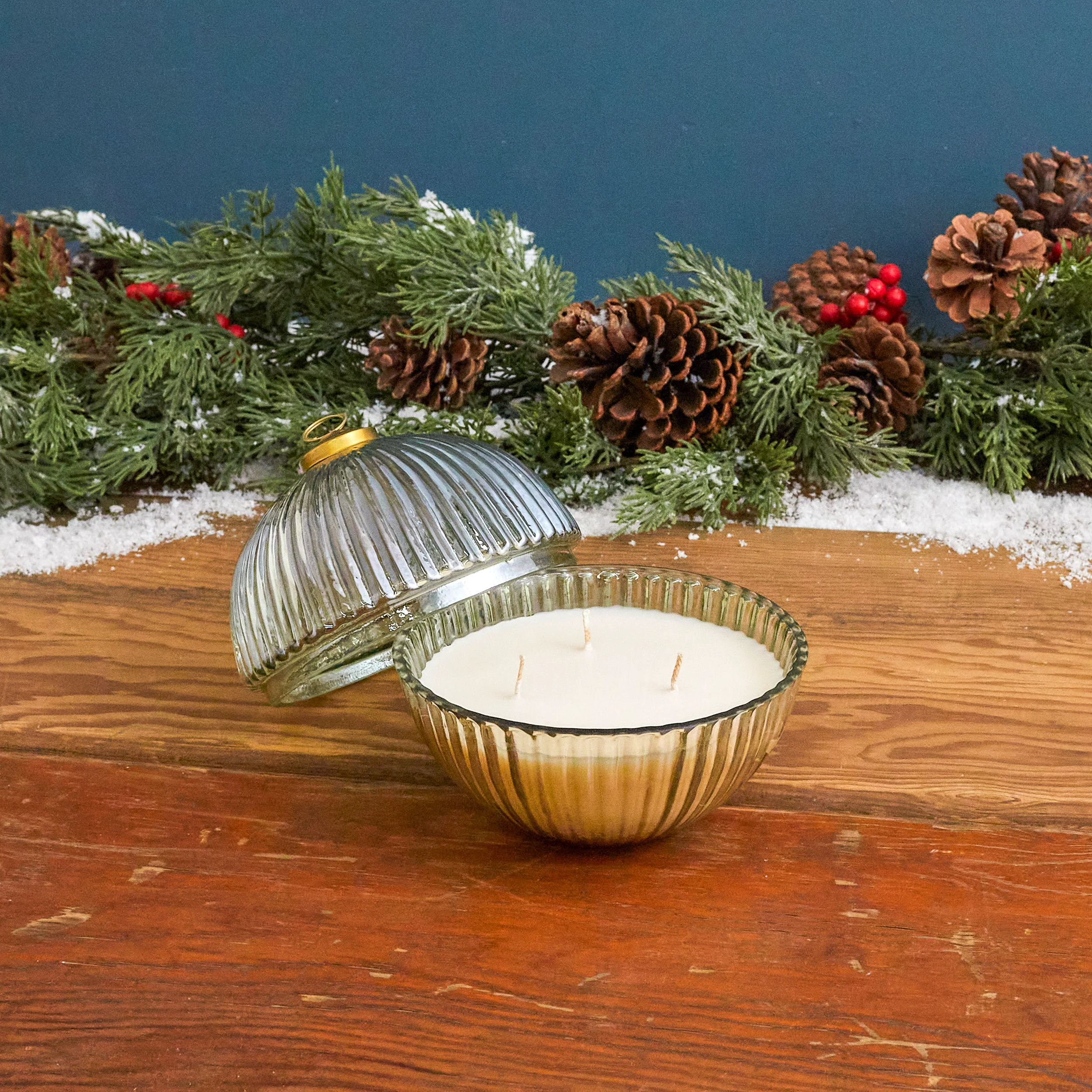 Eco-Friendly Green Luster Ornament Candle Fireplace Solid
