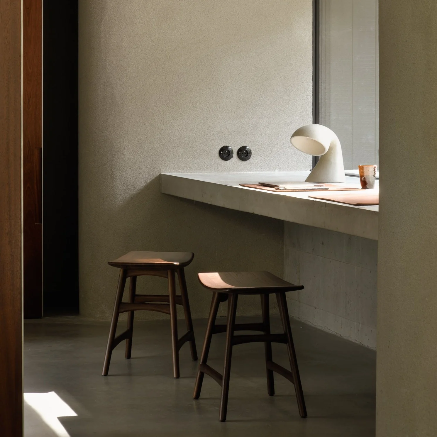 Superior Osso stool - varnished teak - brown Optimized
