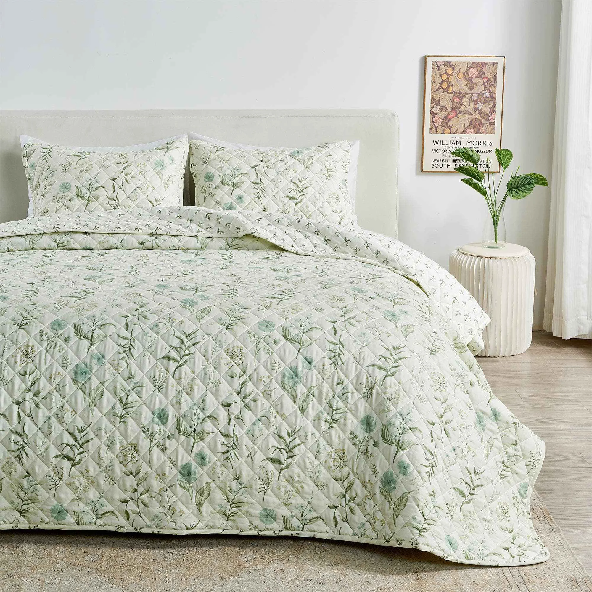 Lightweight Floral Printed Microfiber Quilt Set - Glyndora Collection Environmentally Friendly