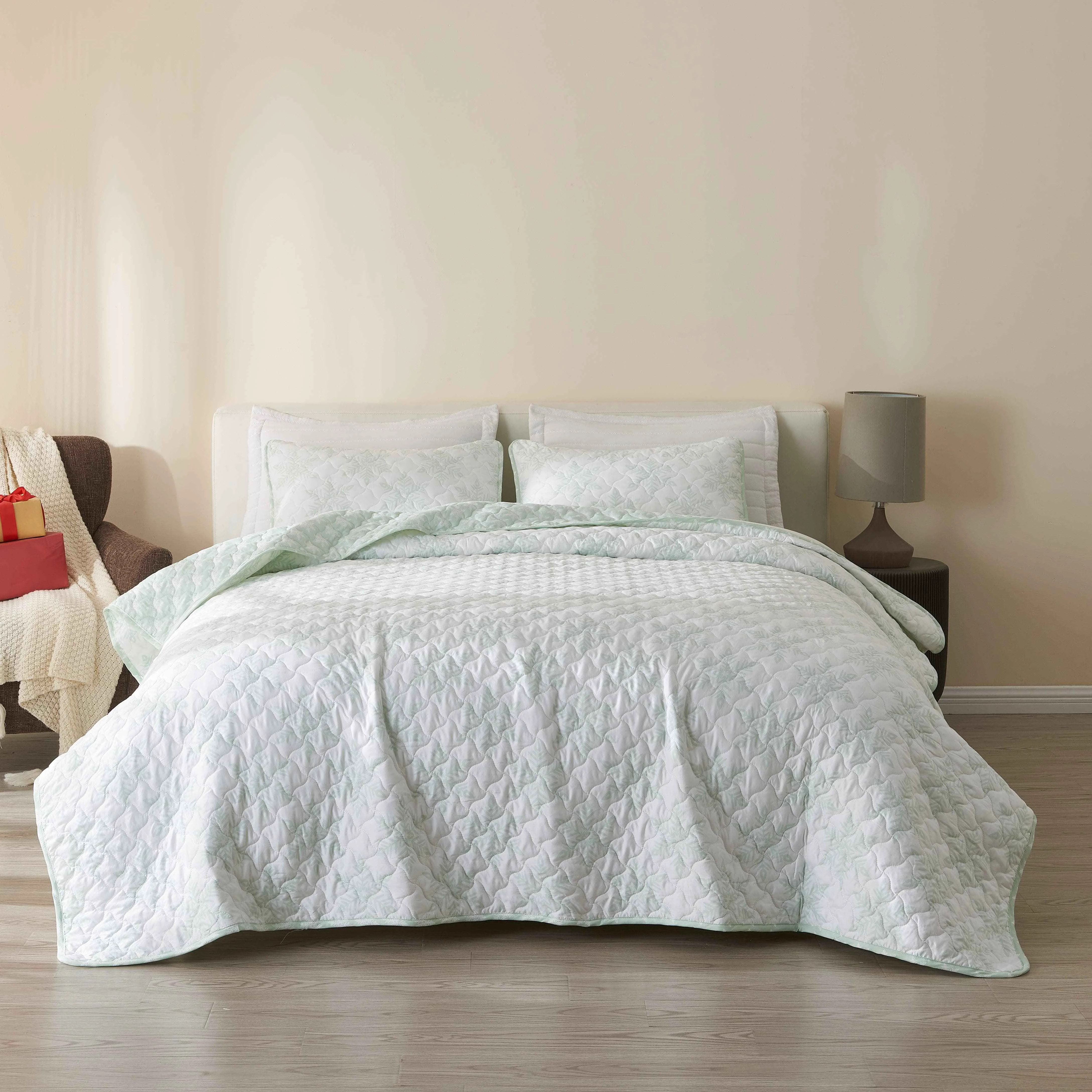 Pure 3 Piece Large Snowflake Quilt - Noemi Collection Effective