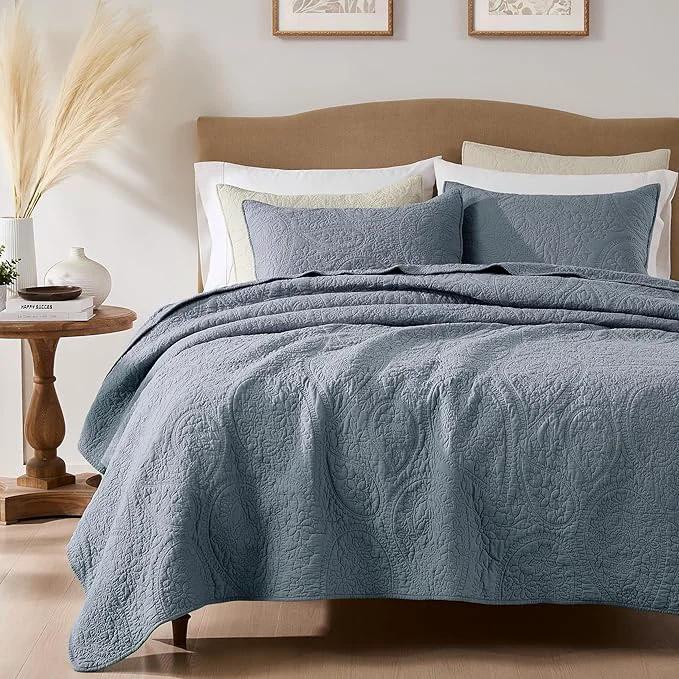 Artisan palassio Blue Paisley Cotton Quilt California Cal King Size Bedding Sets with 2 Pillow Shams Oversized Boho Floral Farmhouse Vintage Soft Bedspread Shabby Chic Coverlet for All Season 3 Pieces Prestigious