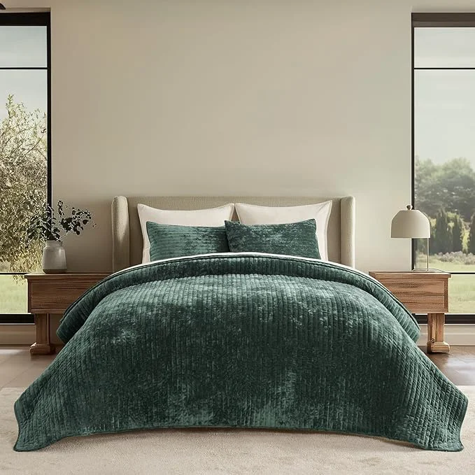 Refined EVERGRACE Velvet Quilt Set Queen Size Luxurious Soft Striped Channel Bedding Set Lightweight Velvet Comforter for All Season Oversized Bedspread Coverlet with 2 Matching Shams Pine Green Minimalist