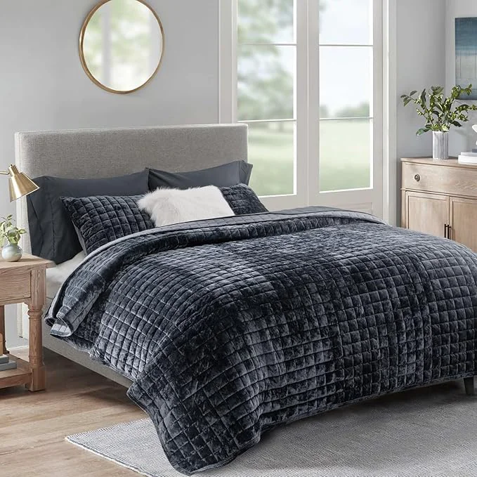 High-Performance RECYCO Luxury Velvet Quilt Set Full Queen Size Bedding Sets Ultra Soft Velvet Comforter Set Lightweight Channel Box Stitch Oversized Bedspread Coverlet for All Season with 2 Shams Black Functional