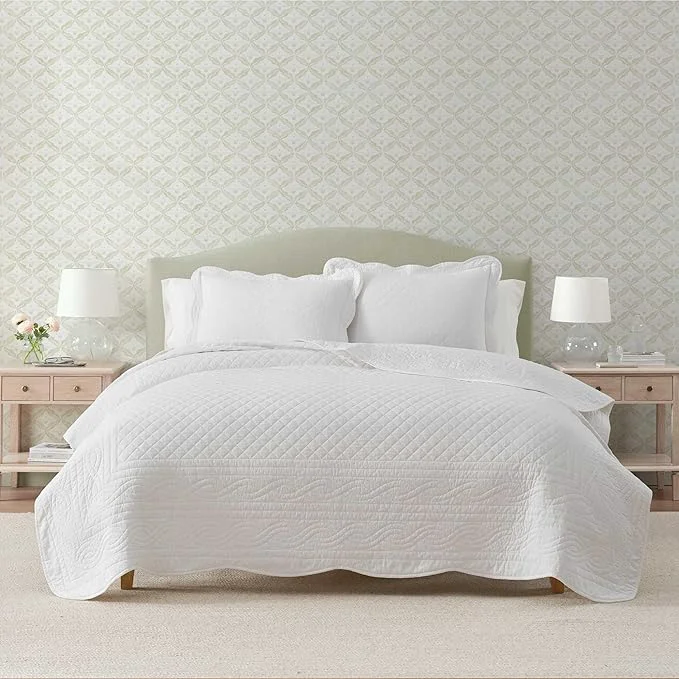 Outstanding Martha Stewart - Queen Size Quilt Set Soft amp Breathable Cotton Percale Quilted Bedding with Matching Pillowcases Scalloped Edge Bed Set Vintage Scallop White Advanced