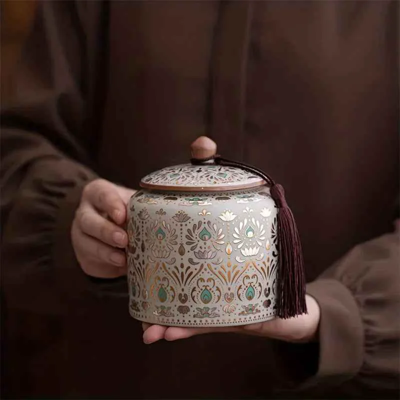 Recyclable Urn - Decorative Ceramic Golden Silver Sustainable
