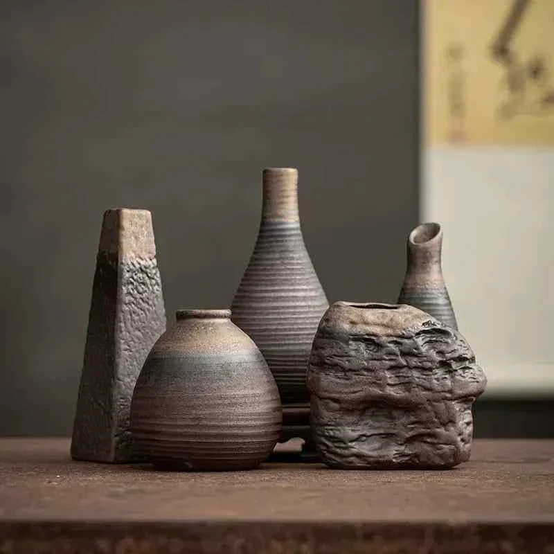 Artisan Vase - Decorative Ceramic White Elegant