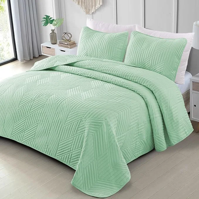 Authentic Exclusivo Mezcla Ultrasonic King Quilt Bedding Set Lightweight Mint Green Bedspreads Soft Modern Geometric Coverlet Set for All Seasons 1 Quilt and 2 Pillow Shams