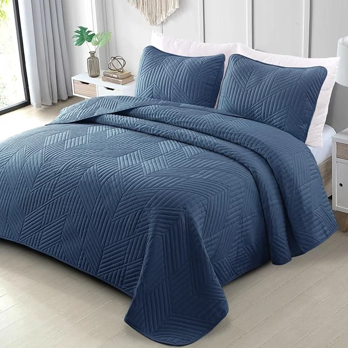 Crafted Exclusivo Mezcla Ultrasonic Twin Quilt Bedding Set Lightweight Navy Blue Bedspreads Soft Modern Geometric Coverlet Set for All Seasons 1 Quilt and 1 Pillow Sham Versatile