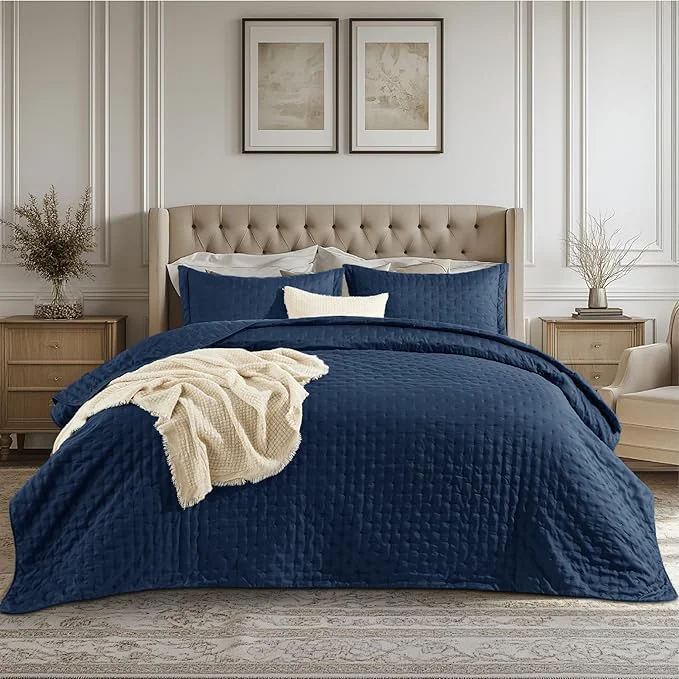 High-Quality Bedsure Twin Quilt - Ultra Soft Twin XL Quilt Bedding for Dorm Decor Lightweight All-Season Comforter Navy Blue Bedspread Coverlet with Clover Pattern 68 x 86 Inches Stitch- Quilting Ultra Soft Lightweight Machine Washable Pet-Friendly Professional
