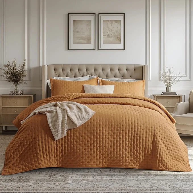 Responsible Bedsure Twin Quilt - Ultra Soft Twin XL Quilt Bedding for Dorm Decor Lightweight All-Season Comforter Honey Ginger Bedspread Coverlet with Clover Pattern 68 x 86 Inches Stitch- Quilting Ultra Soft Lightweight Machine Washable Pet-Friendly