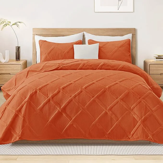 Green Exclusivo Mezcla King Quilt Set- Burnt Orange Quilts Bedding Set with 2 Pillow Shams Modern King Bedspread with Striped Pattern Soft Lightweight Bedspreads Coverlets for All Seasons Specialty