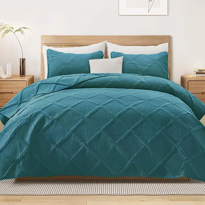 Eco-Friendly Exclusivo Mezcla Oversized King Quilt Set- Teal Cal King Quilts Bedding Set with 2 Pillow Shams Modern Bedspread with Striped Pattern Soft Lightweight Bedspreads Coverlets for All Seasons Breathable