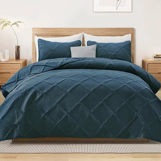 Secure Exclusivo Mezcla King Quilt Set- Navy Blue Quilts Bedding Set with 2 Pillow Shams Modern King Bedspread with Striped Pattern Soft Lightweight Bedspreads Coverlets for All Seasons Official