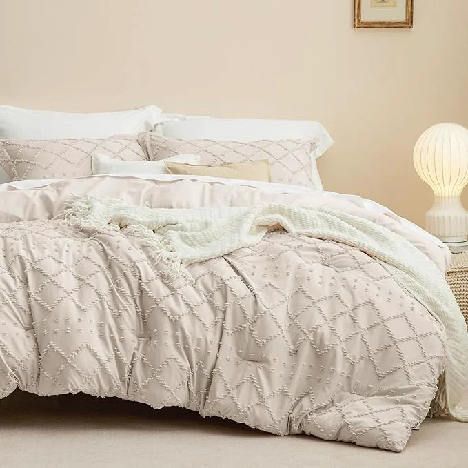 Fine Bedsure Oversized Queen Comforter Set - Beige Comforter Boho Tufted Shabby Chic Bedding for Kids 3 Pieces Vintage Farmhouse Bed Set for All Seasons Fluffy Soft Bedding with 2 Pillow Shams Trusted