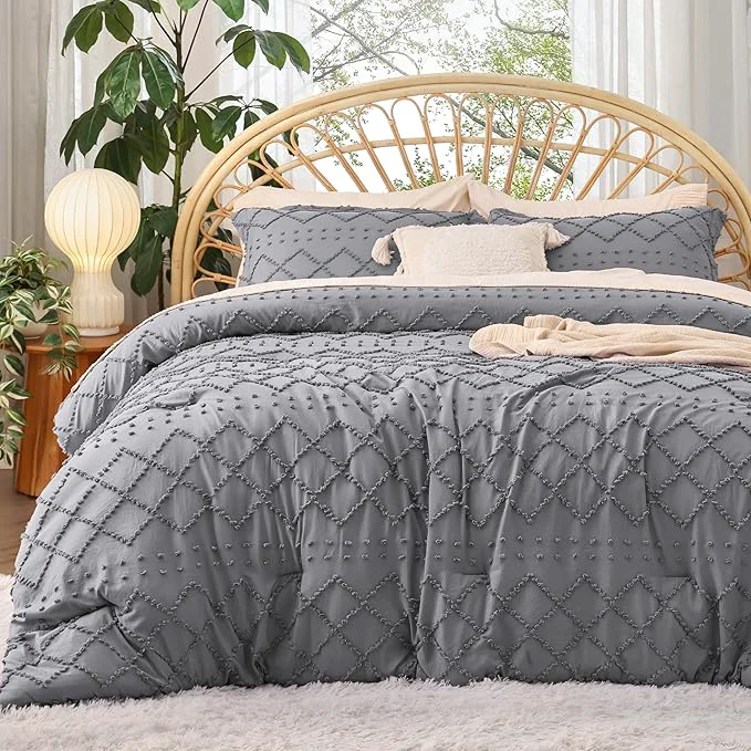 World-Class Bedsure Queen Comforter Set - Grey Comforter Boho Tufted Shabby Chic Bedding for Kids 3 Pieces Vintage Farmhouse Bed Set for All Seasons Fluffy Soft Bedding with 2 Pillow Shams Unique