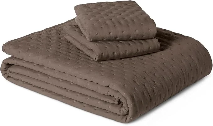 Official Amazon Basics Brushed Microfiber Quilt Set Extra Soft with Natural Texture 3-Piece King Brown Classic