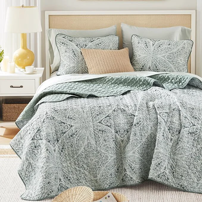 World-Class Comfort Spaces Boho Quilt Set Queen Reversible Vermicelli Quilting Queen Size Bed All Season Lightweight Coverlet Winter Layer Bedding Shams Gloria Full Queen Green 3 Piece Flexible