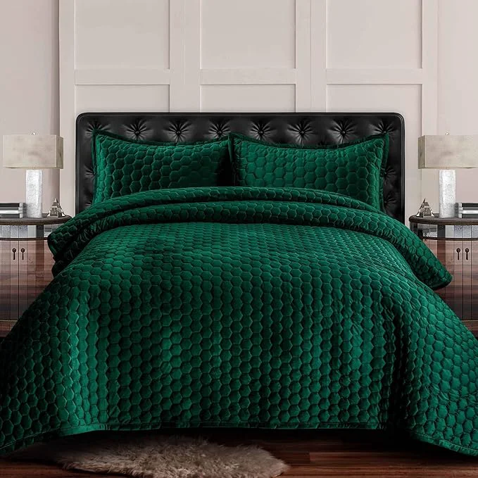 Classic Tribeca Living Lugano Oversized Velvet Quilt Set - All Season Extra Large 2 Piece Twin Size Comforter Set with 1 Pillow Sham in Emerald Green Honeycomb Pattern 260GSM Official