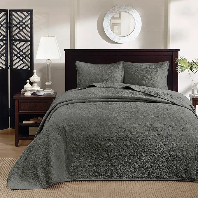 Classic Madison Park Quebec Reversible Quilt Set Damask Design Double Sided Stitching All Season Lightweight Bedspread Bedding Set Matching Sham Dark Grey King 120 quot x118 quot 3 Piece Excellent