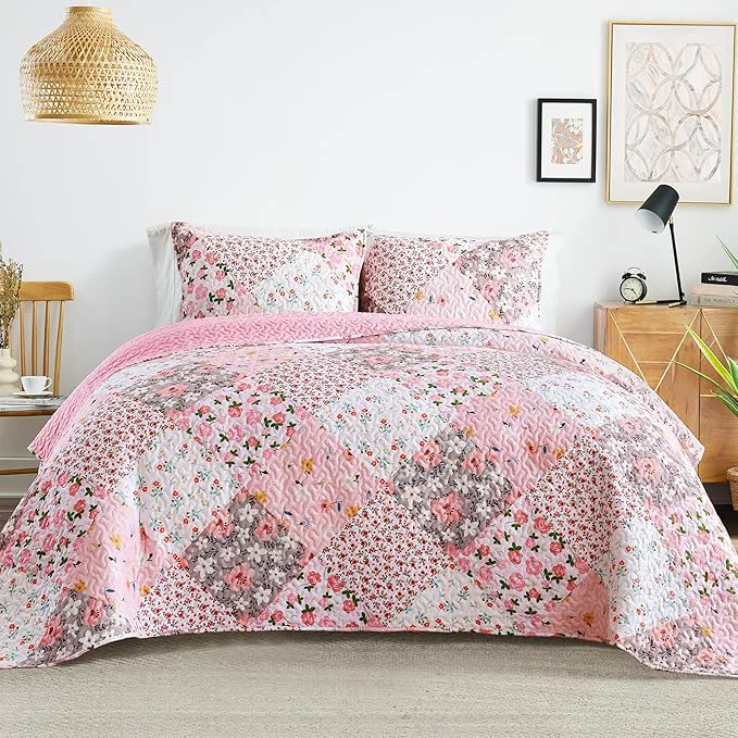 Professional Whale Flotilla Patchwork Quilt Twin Size Extra Soft Boho Floral Bedspreads for Bed Reversible Lightweight Twin Quilt Bedding Set Printed Coverlets with 1 Pillow Sham for All Seasons Pink Secure