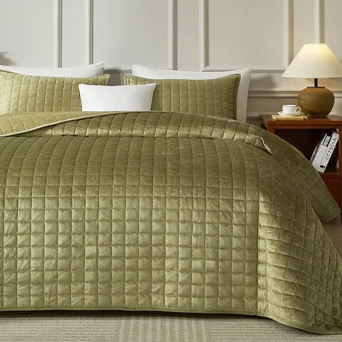 Versatile Powdion Velvet Quilt King Luxurious King Size Quilt Bedding Set 3 Pieces Soft Lightweight Bedspreads Coverlet for All Seasons with 2 Pillow Shams 90x104 Vintage Olive Green Quilt King Premium