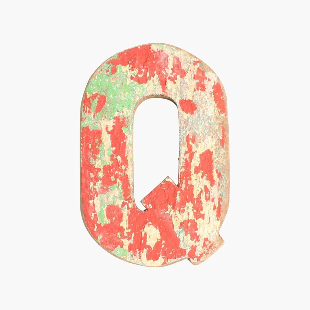 Versatile Boatwood letter Q Minimalist