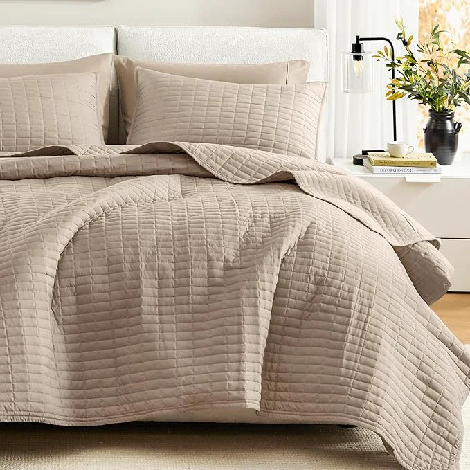 Soft Comfort Spaces Kienna Quilt Set- Double Sided Stitching Design Summer Blanket Professional