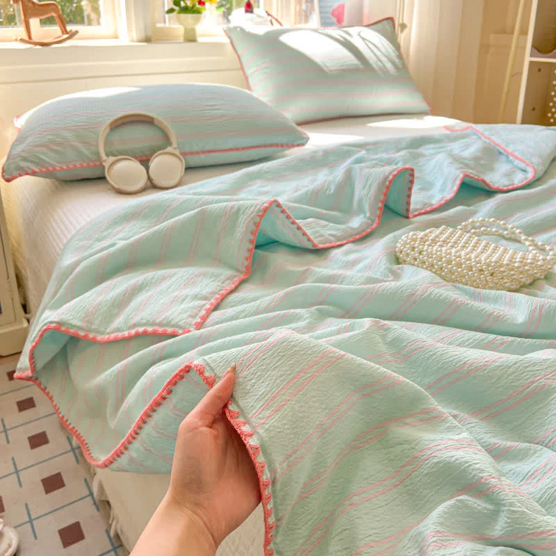 Reusable Ownkoti Mint Striped Trim Crinkled Knitted Cotton Quilt User-Friendly