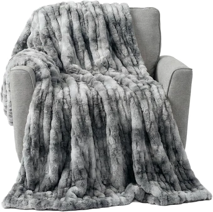 Traditional Lavish Home Oversized Ruched Faux Fur Blanket - 60x80-Inch Plush Polyester Faux Fur Queen-Size Throw for Sofas and Beds - Luxurious Bedding Silver Efficient