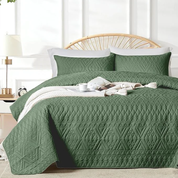 Sophisticated akkialla King Cal King Size Quilt Bedding Set Green Lightweight Microfiber Soft Bedspread Modern Style Geometric Pattern Coverlet Set for All Seasons 3 Piece 1 Quilt 2 Pillow Shams Refined