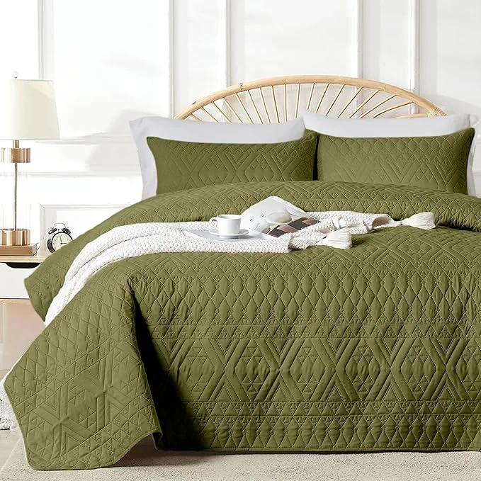 Superior akkialla Full Queen Size Quilt Bedding Set Olive Green Lightweight Microfiber Soft Bedspread Modern Style Geoetric Pattern Coverlet Set for All Seasons 3 Piece 1 Quilt 2 Pillow Shams Original