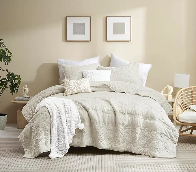 Enhanced B2EVER Boho Light Beige Quilt California Cal King Size Bedding Set with Pillow Sham Oversized Lightweight Bedspread Coverlet Farmhouse Floral Vintage Bed Cover All Season 3 Pieces 118x106 inches Prestigious
